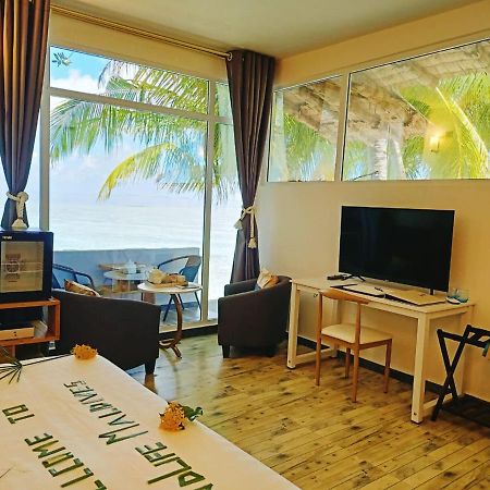 Island Life Maldives Retreat & Spa Magoodhoo Exterior foto