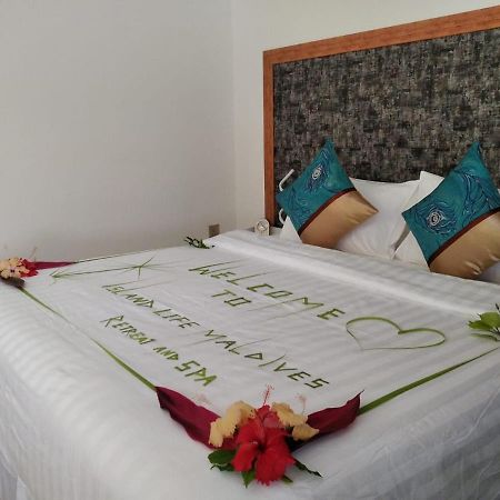 Island Life Maldives Retreat & Spa Magoodhoo Exterior foto