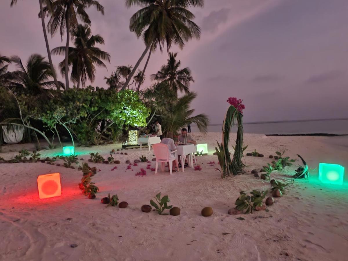 Island Life Maldives Retreat & Spa Magoodhoo Exterior foto
