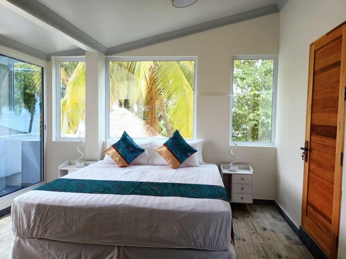 Island Life Maldives Retreat & Spa Magoodhoo Exterior foto