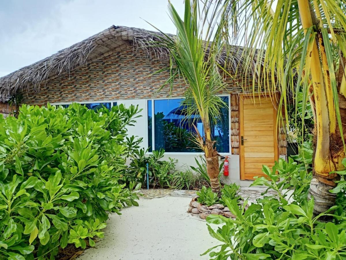 Island Life Maldives Retreat & Spa Magoodhoo Exterior foto